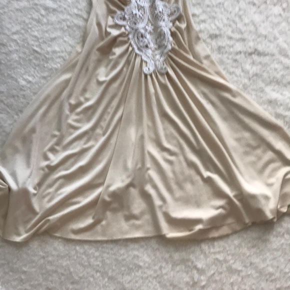 Beautiful cream and lace dress - Picture 3 of 3
